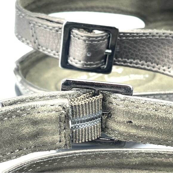 Easy Street Comfort Wave Fisherman Sandal Size 8WW Gray Faux Leather Adjustable - Picture 11 of 16